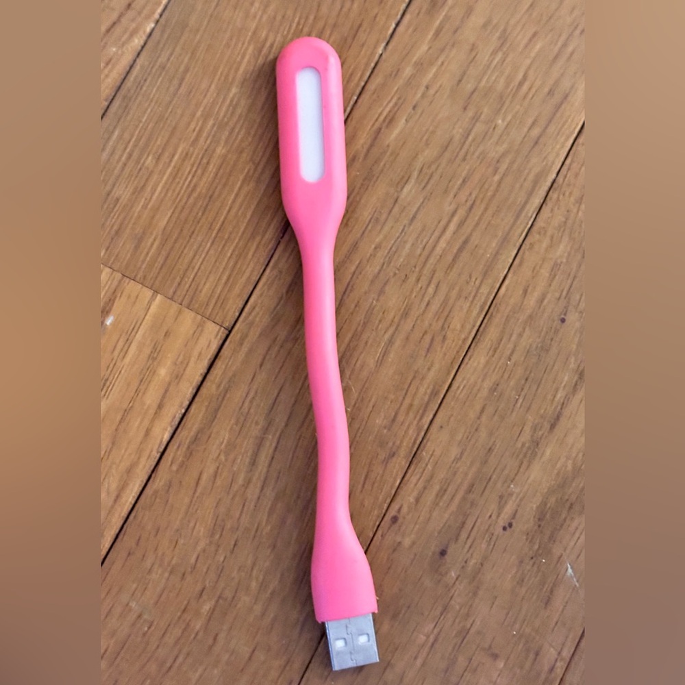 Pink USB LED Reading Light - Picture 2 of 2